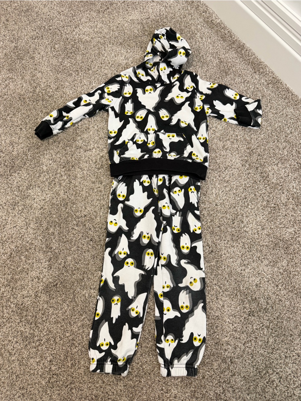 Old Navy Black & White Ghost Print Kids Sweat Suit Set
